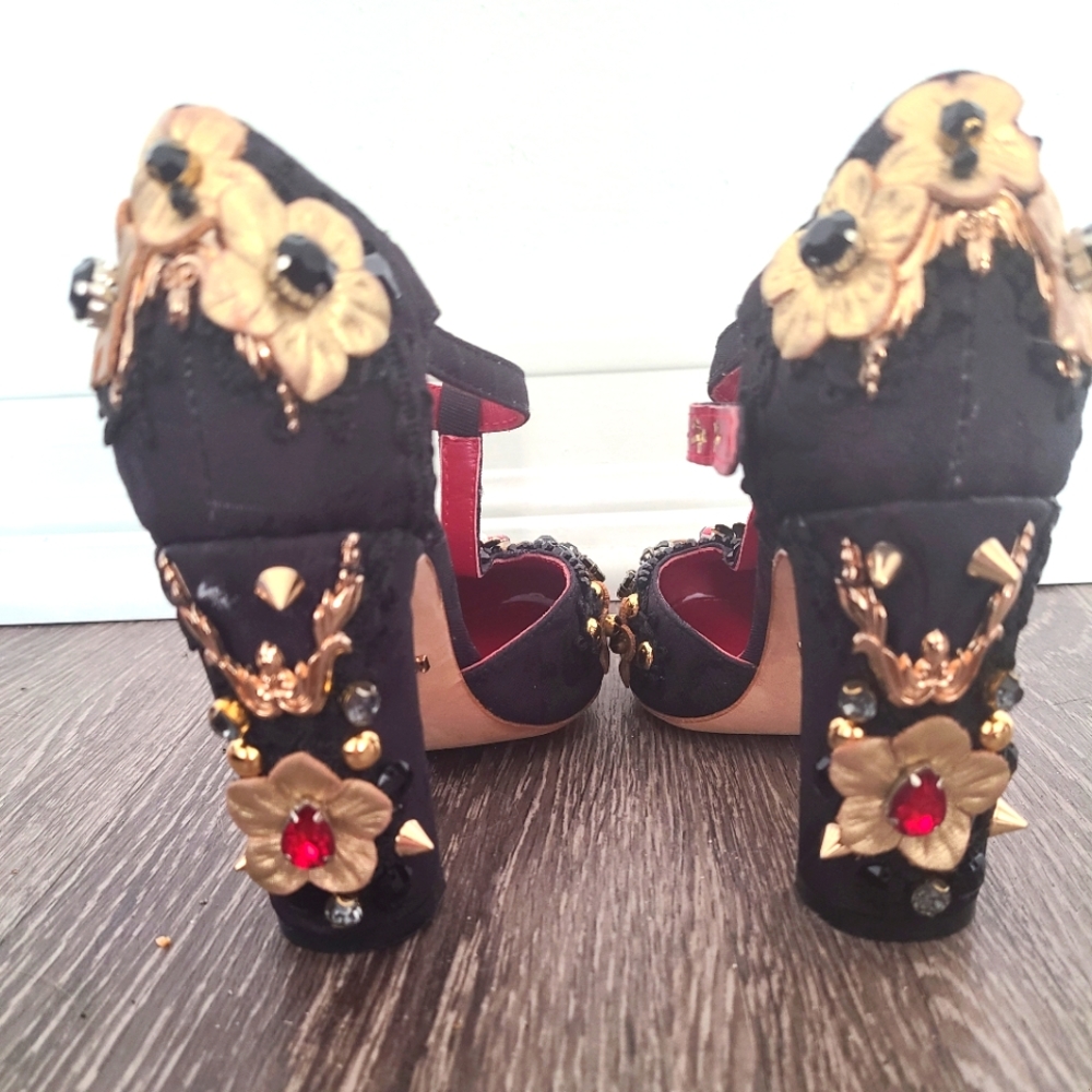 Dolce & Gabbana Heels - 35